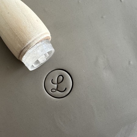 Tampon Signature pour poterie - cercle et initiale