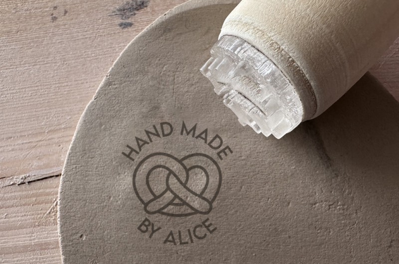 Tampon Signature pour poterie Bretzel