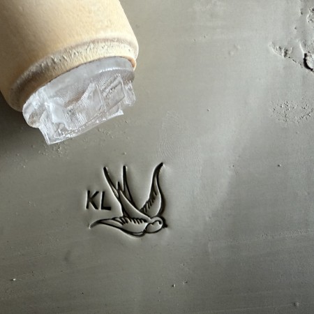 Tampon Signature pour poterie - hirondelle et initiales