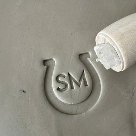 Tampon Signature pour céramique - Fer à cheval initiales