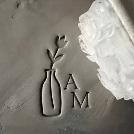 Tampon Signature pour céramique - fleurs sauvages et initiales