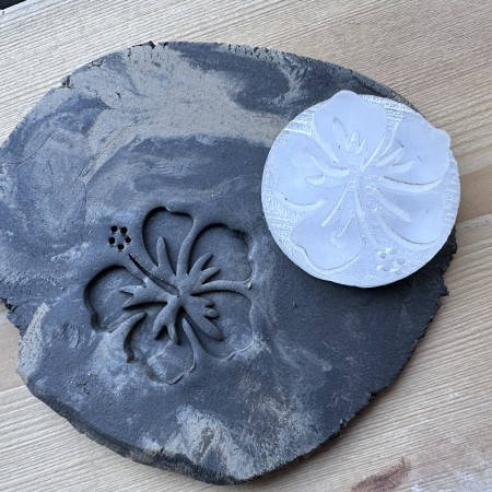 Tampon poterie - Fleur d'hibiscus