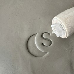 Tampon Signature pour c&eacute;ramique Lune et initiale