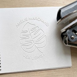 Pince &agrave; embosser personnalis&eacute;e Monstera