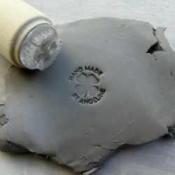 Tampon Signature pour poterie - Tr&egrave;fle 4 feuilles